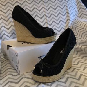 Aldo Fierstein lace/crochet overlay wedge